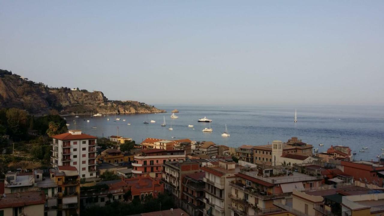 Baia Taormina Apartment Giardini Naxos Exterior photo