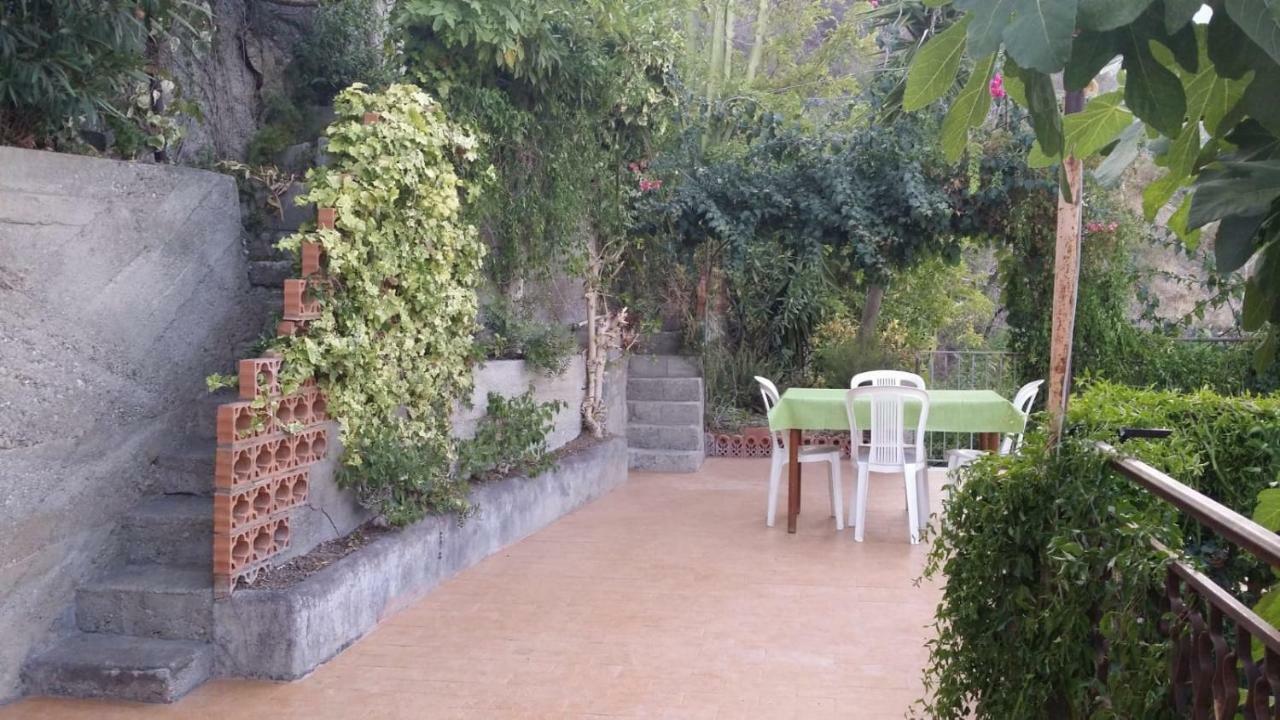Baia Taormina Apartment Giardini Naxos Exterior photo