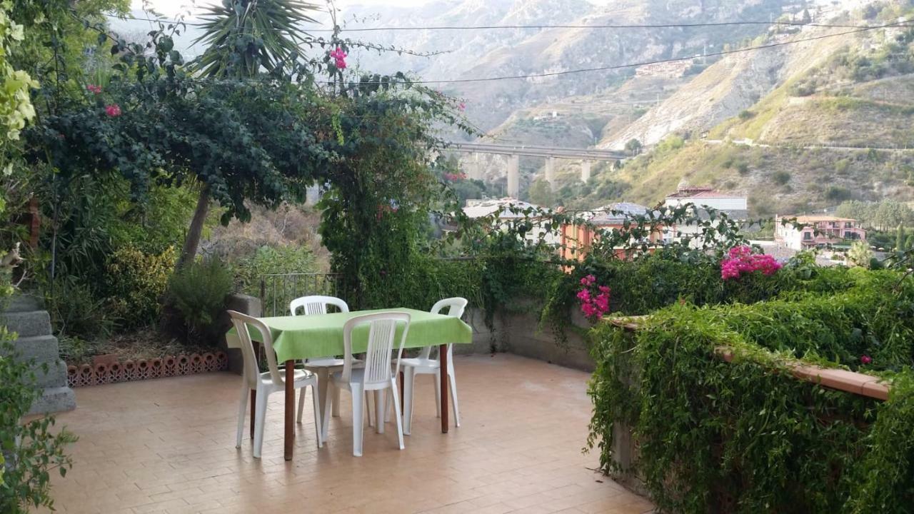 Baia Taormina Apartment Giardini Naxos Exterior photo